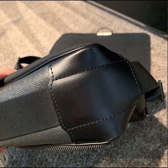 Black Louis Vuitton Messenger Bag - Picture 8 of 9